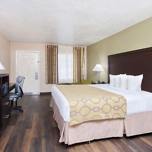 King Room Mobility or hearing accessible